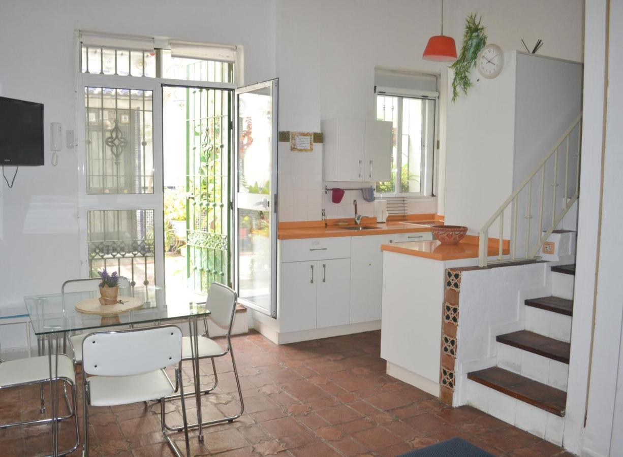 Charming House In Triana,Best City View From Patio Sevilla Exteriör bild
