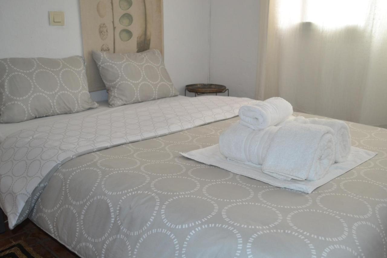 Charming House In Triana,Best City View From Patio Sevilla Exteriör bild